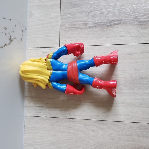 Hasbro Captain Marvel Mega Mighties 10" Action Figure Toy 2019 - Picture 4 of 7